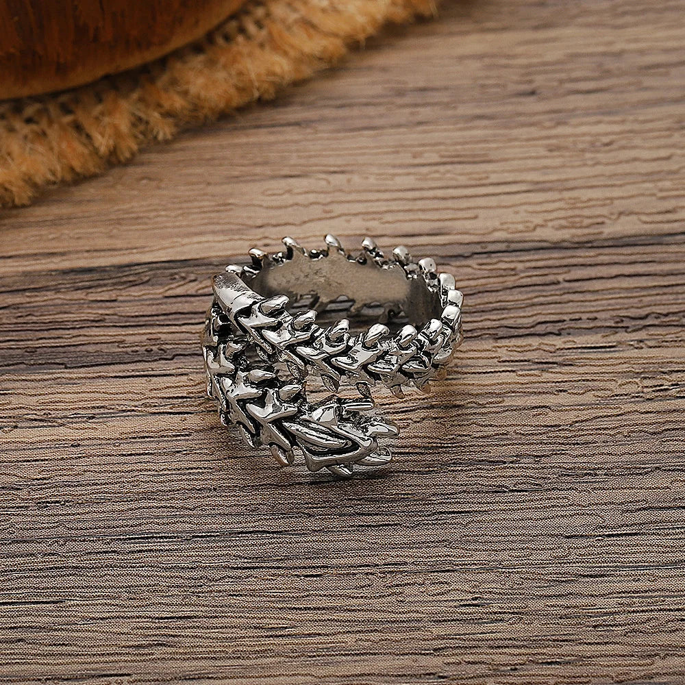 Back Breaker | Vintage Gothic Spine Ring